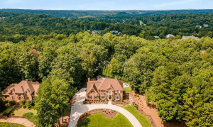 Best Atlanta Vacation Rentals with Pools and Hot Tubs