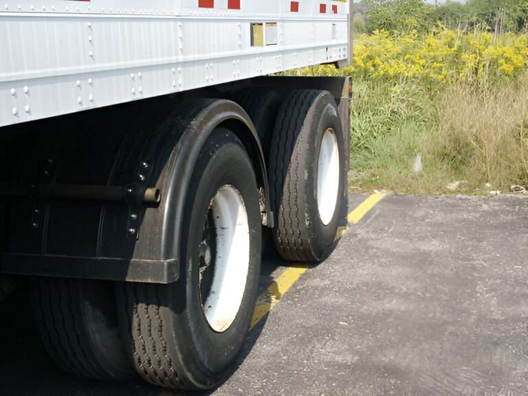 How Trailer Landing Gear Affects Towing Stability